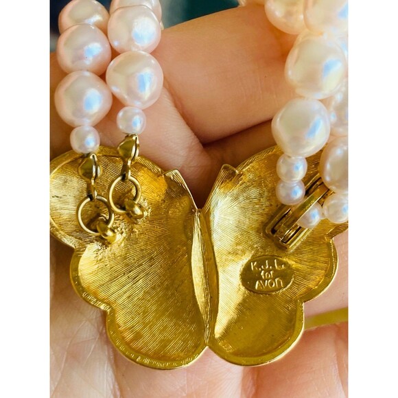 Kenneth Jay Lane for Avon pearl and butterfly necklace - Picture 3 of 4